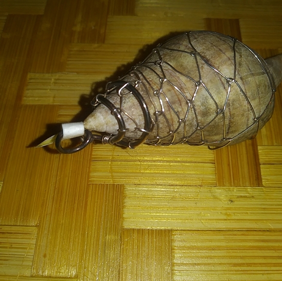 Handmade Shell Pendant - Picture 2 of 4